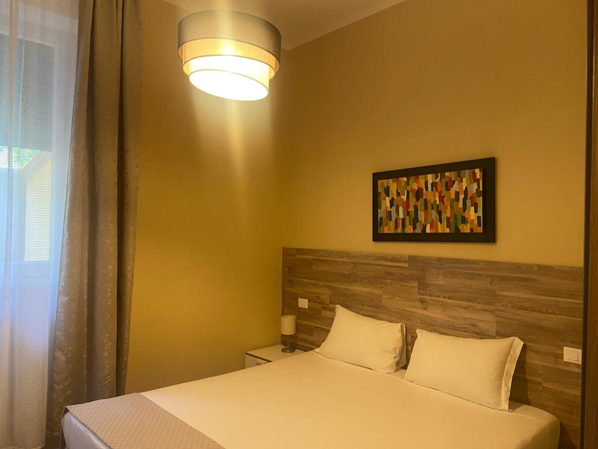 Bed & Breakfast Paradise 2*